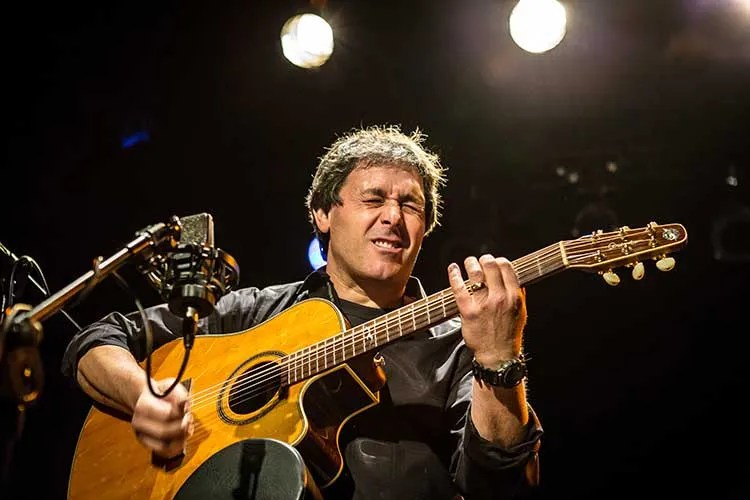 Fingerstyle Composer Peppino D’Agostino Connects the Steel-String Guitar Worlds