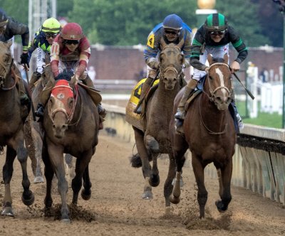 Mystik Dan wins Kentucky Derby in three-way photo finish