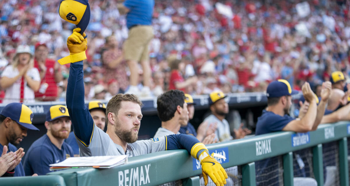 Rhys Hoskins has an eventful return to Philadelphia with a standing ovation and home run