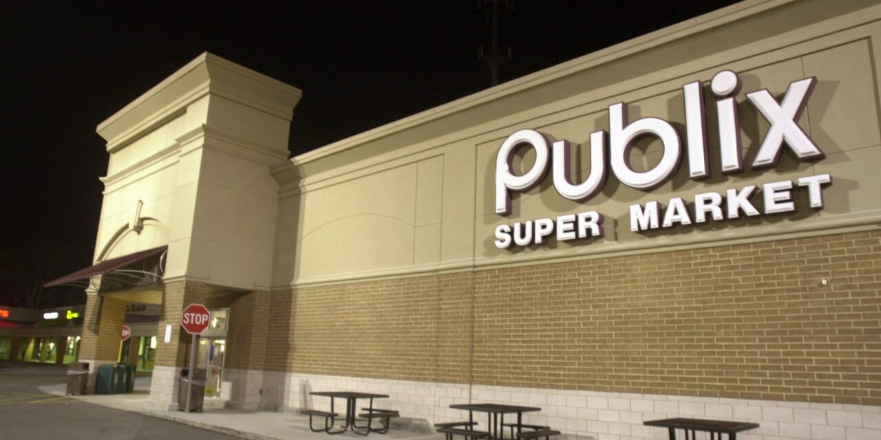 Grocery Stores Open on New Year’s Eve: Walmart, Publix & More Stores’ Hours