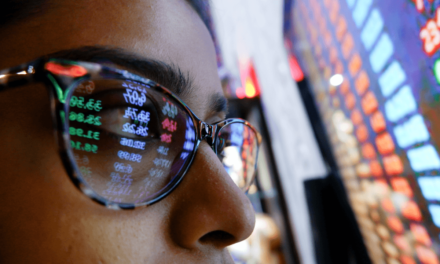Bitcoin Tumbles Below $83K as Crypto Market Sheds $1 Billion in Liquidations