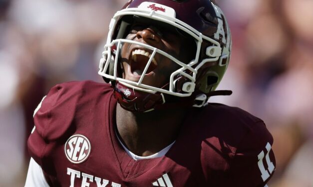 Eagles reportedly host potential first-round edge rusher on pre-draft visit