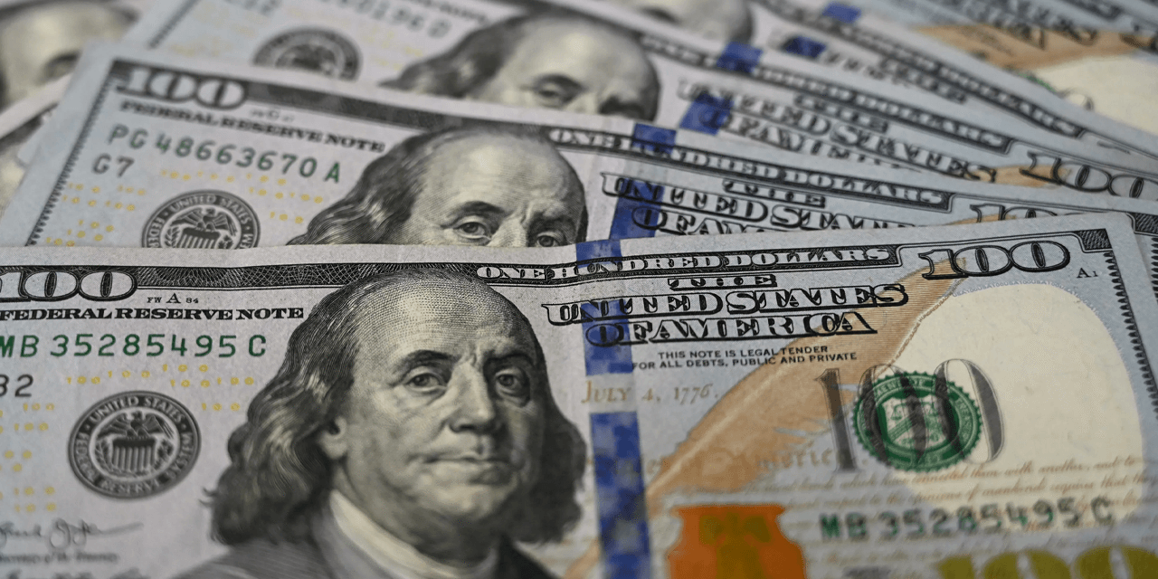 Dollar-Based Stablecoins Pose Greater Threat to Euro, Italian Economy Minister Says