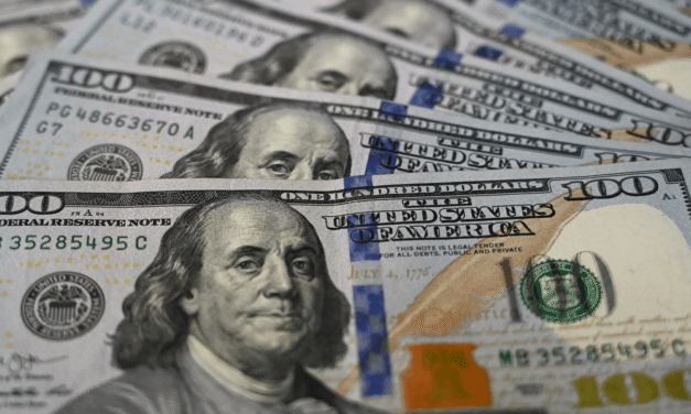 Dollar-Based Stablecoins Pose Greater Threat to Euro, Italian Economy Minister Says