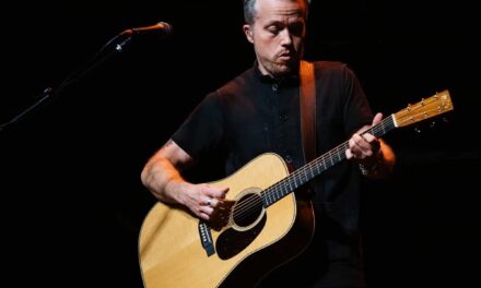 Hone Your Hybrid Picking on Jason Isbell’s Lighthearted Love Song “Foxes in the Snow”