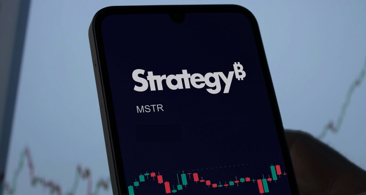 Strategy Doubles Down on Bitcoin, Adds 705 BTC for US$75 Million