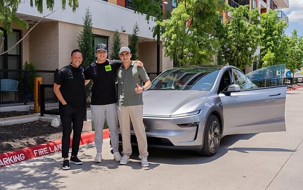 Tesla Model Y Drove Itself From Gigafactory To Its New Owner’s Home 30-min Away (Video)