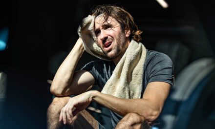 The 4 Skincare Benefits of a Post-Workout Shower, According to Dermatologists