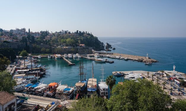 Traveling to Antalya? Here are the best restaurants to eat like the locals