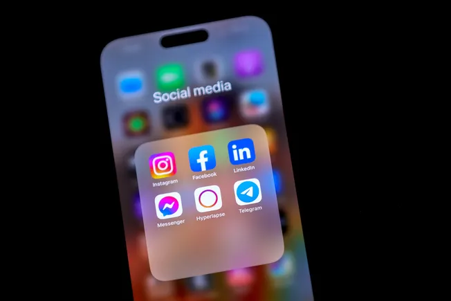 Retailers sharply increase spending on social media in 2025, study says