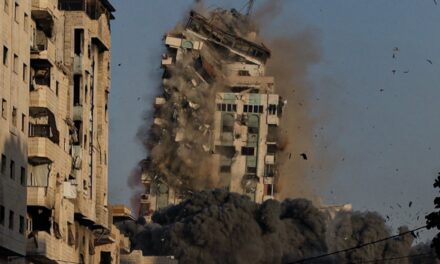 Israeli Ground Invasion Pushes Further Into Gaza City Ahead Of Netanyahu-Trump Meeting