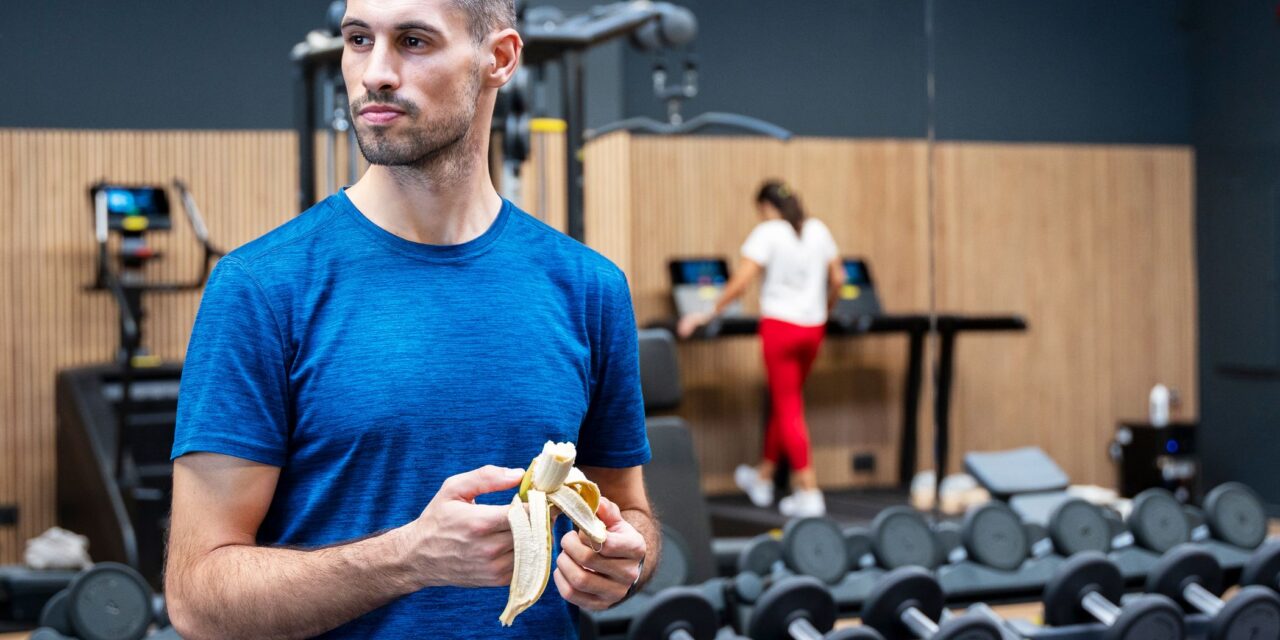 The 6 Best Natural Foods to Fuel Your Workouts, According to Dietitians