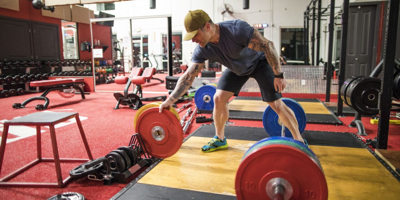 How Much Weight Men Should Be Able to Deadlift