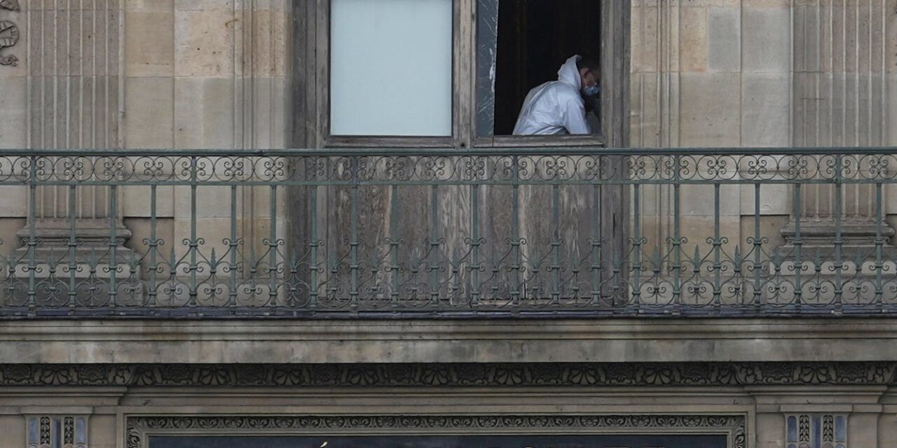 The Mona Lisa, a gold toilet and now the Louvre’s royal jewels: a fascinating history of art heists