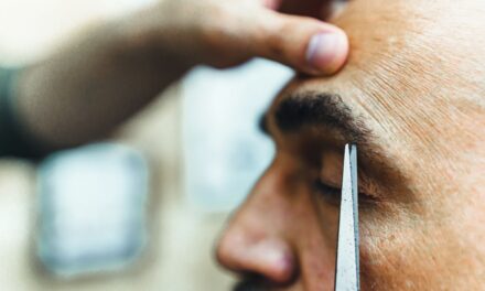 How to Trim Your Eyebrows in 6 Steps, According to Grooming Experts