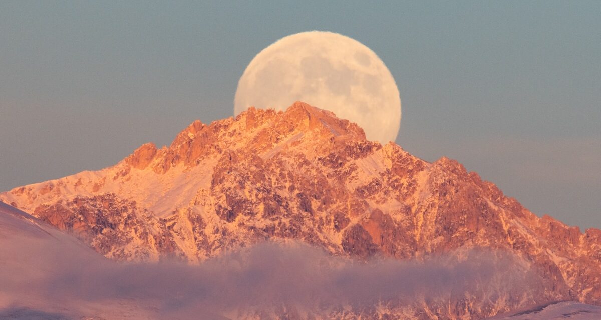 10 night sky events to see in November, from fiery meteor showers to a super ’beaver moon‘