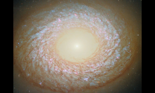 Galaxy NGC 2775 continues to baffle astronomers