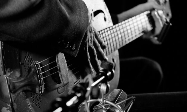‘AI is permeating everything we do’: How Guitar Center developed 2 AI tools this year