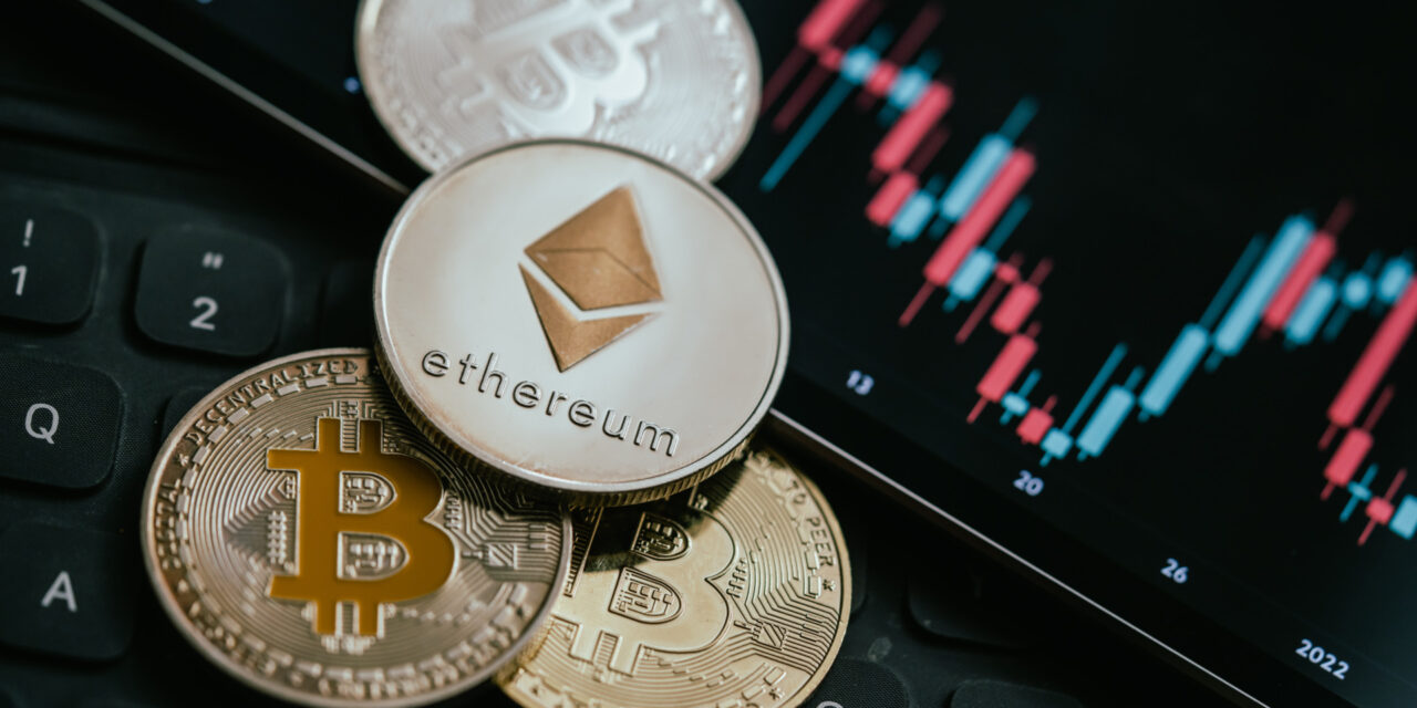 Bitcoin and Ether Slip into Choppy Trading as Fed Signals Cautious Path After Rate Cut
