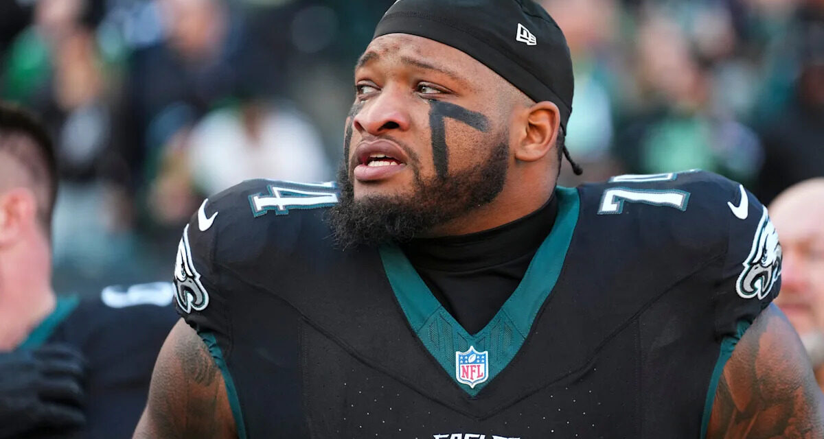 Eagles’ Fred Johnson says he’ll play vs. the Raiders despite an ankle injury