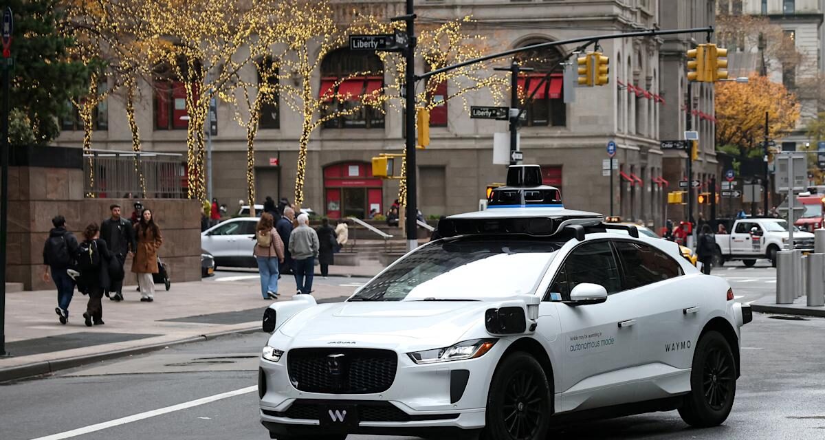 A San Francisco power outage left Waymo’s self-driving cars stranded at intersections