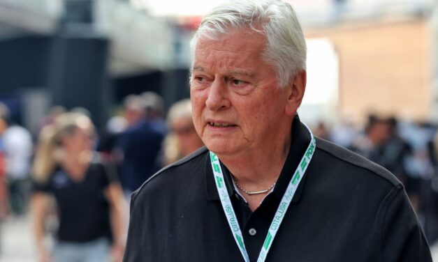 Moteurs F1 2026 : Pat Symonds fustige la FIA et ‘un compromis raté’