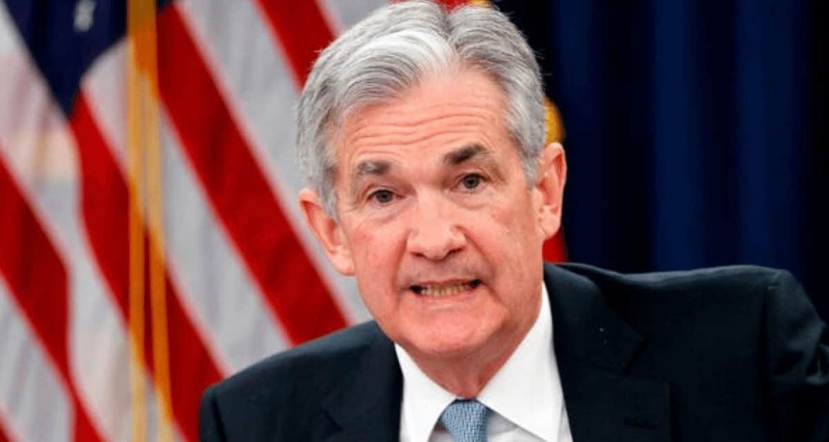 Bitcoin and Gold React to Growing Conflict Between Trump and Powell