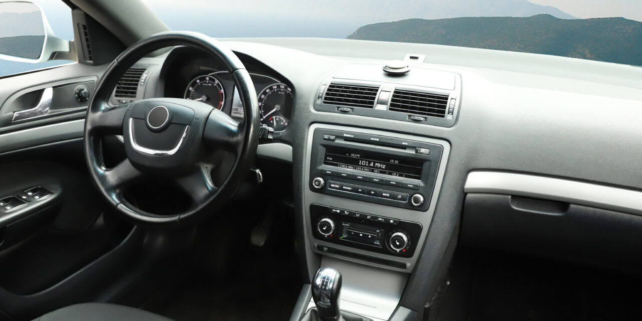 The 5 Best Dashboard Gadgets For Drivers Who Hate Touchscreens