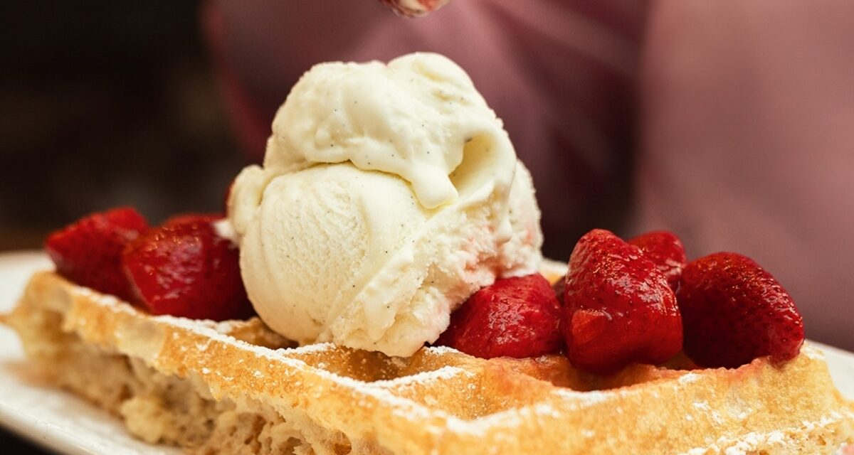 Where to find the best Belgian waffles in Brussels