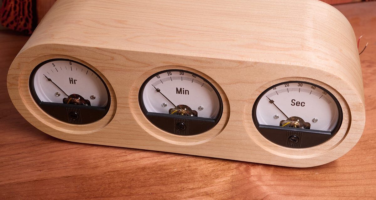 A Nicer Voltmeter Clock