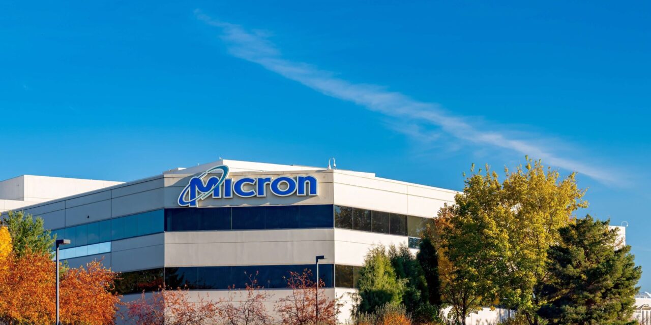 Micron vs SK Hynix: Which AI Memory Stock Is the Better Buy Right Now?
