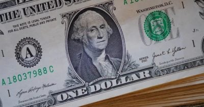 US dollar steadies as markets await Iran war signals and central bank moves