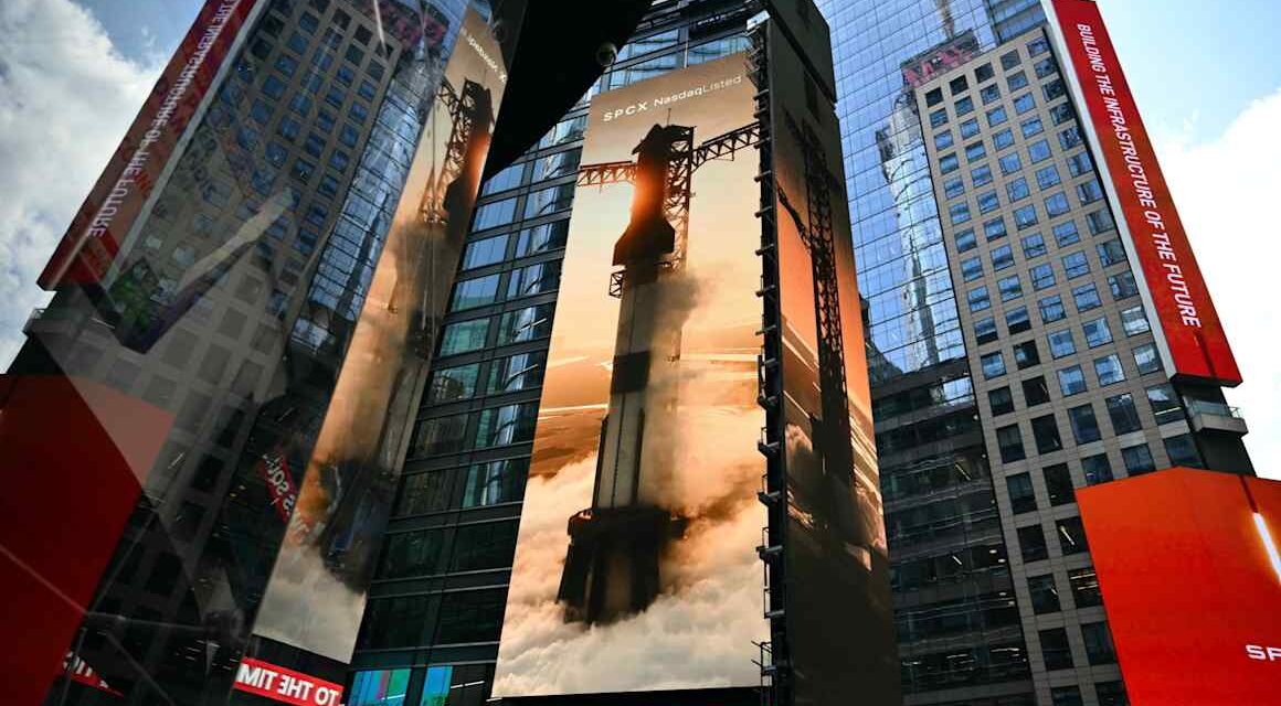 SpaceX shares extend blistering rally