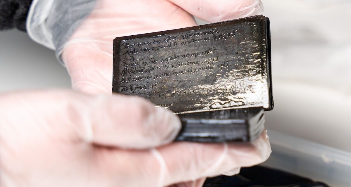 700-year-old ‘Etch A Sketch’ found preserved in a medieval toilet