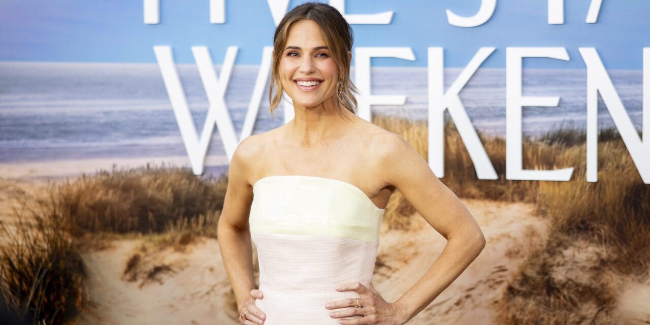 Jennifer Garner’s Boyfriend: All About John Miller & Her Dating History