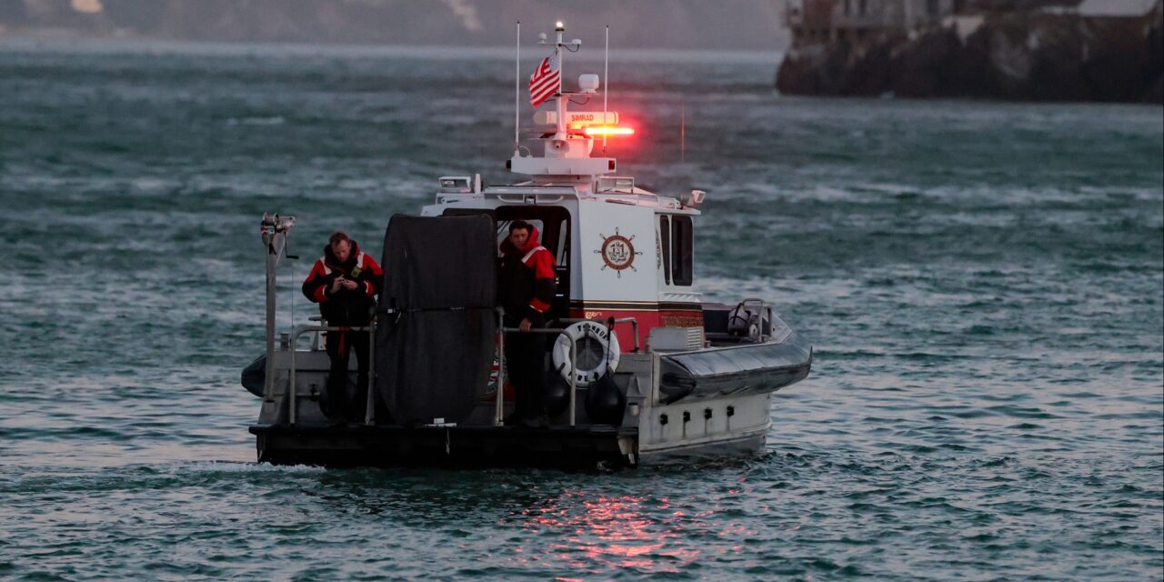 One Person Dies After Boat Capsizes In San Francisco While Heading To Memorial Service (VIDEO)