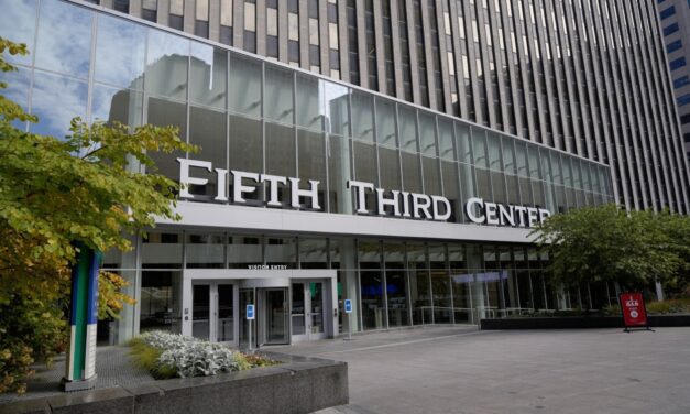 Fifth Third (FITB) Stock Climbs After Blowout Quarter Fueled by Comerica Deal