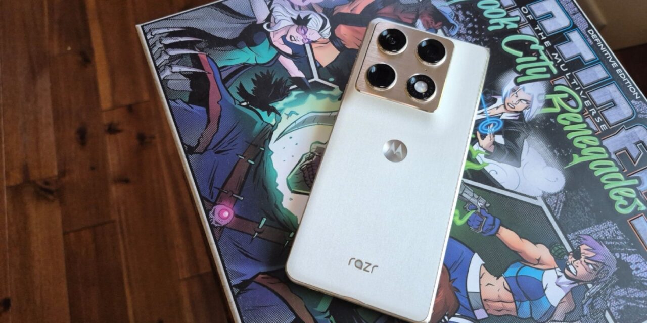 After years with Samsung foldables, Motorola’s Razr finally showed me what I was missing