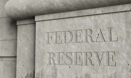 Fed Hike Bets Crack as September Hold Odds Storm Into Lead