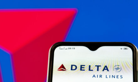 DEF CON crowd suspected in fake-hotspot attack on Delta flight