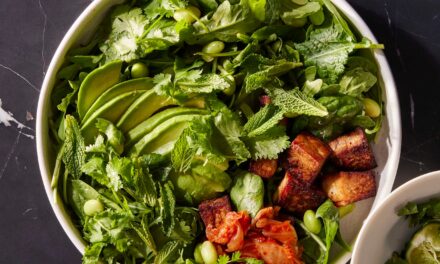 This Diet Encourages Men to Eat a Ton While Losing Weight. Dietitians Say It’s Worth Considering.
