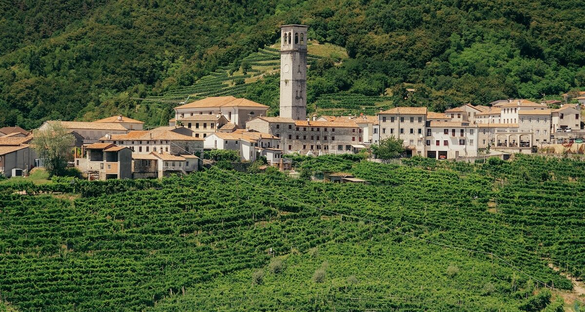 This Hike Takes in Sparkling Views of Italy’s Prosecco Hills