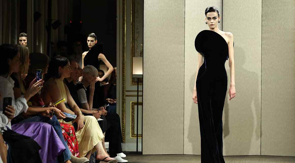 Armani to kick off stake sale talks with LVMH and L’Oréal