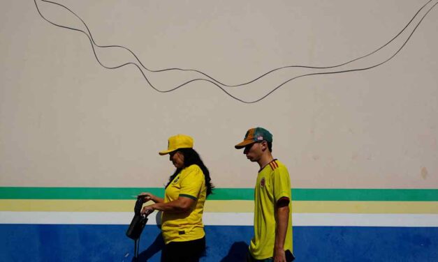 Brazil’s markets rally as investors bet on Bolsonaro win