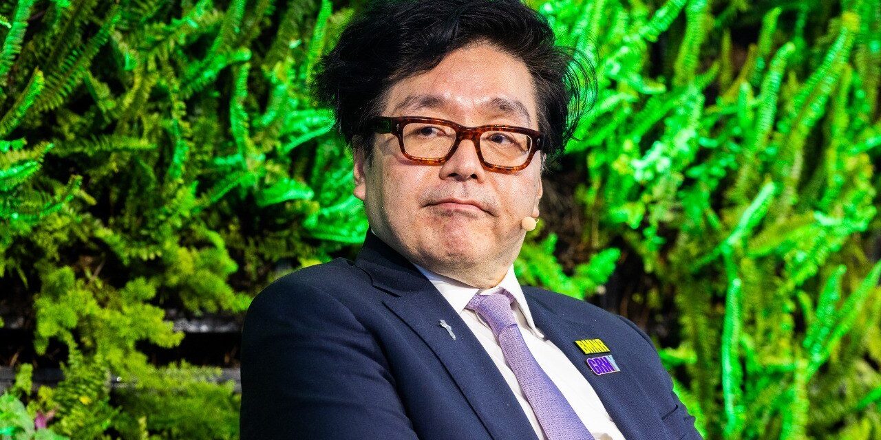Bitmine Boosts Ether Holdings as Tom Lee Blames AI Fears for Crypto Dip