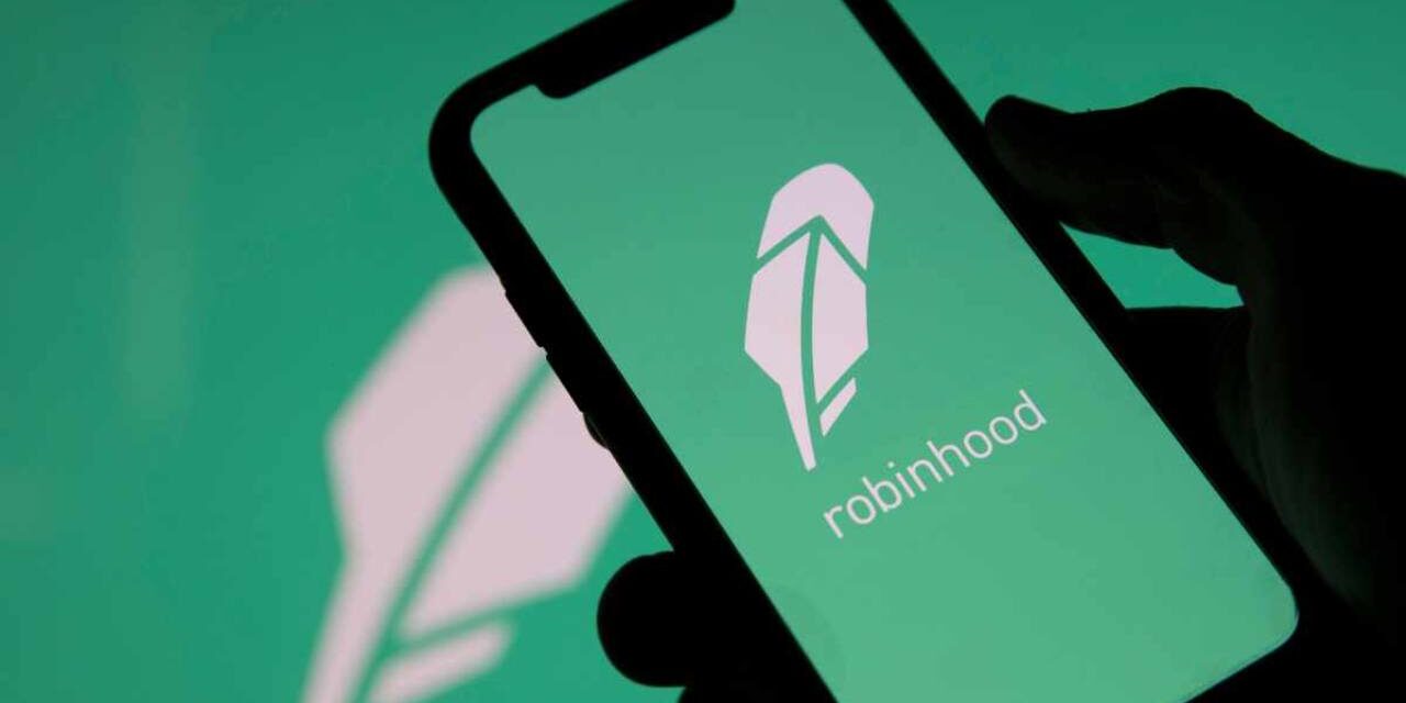 Robinhood Crypto Revenue Plunges 55% in Q3 Despite Record $1.42B Overall Revenue